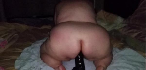  Huge butt wife fucking humongous dildo